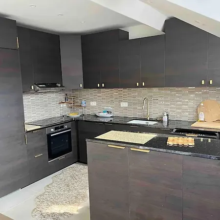Cozy Apartment In Saint-Josse-Ten-Noode 80 M² Brussels