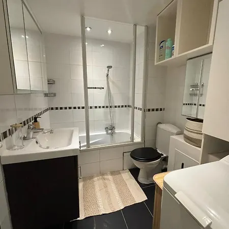 Comfortable In Brussels, 35 M², 3 Persons Apartment *
