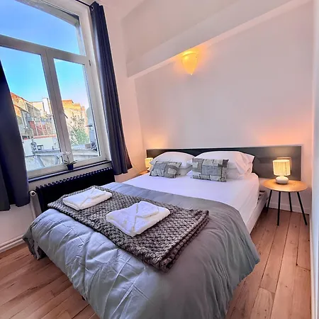 Homestay Schuman Square *
