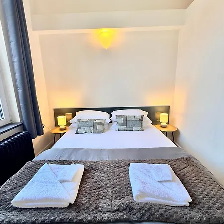 Schuman Square Homestay
