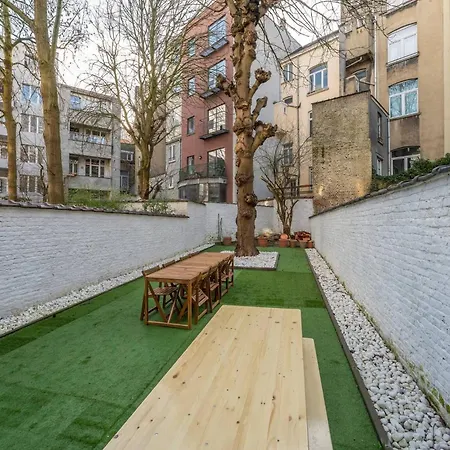 Euro Edens Cosy Historic In Jacuzzi, Garden, Location 3* Brussels