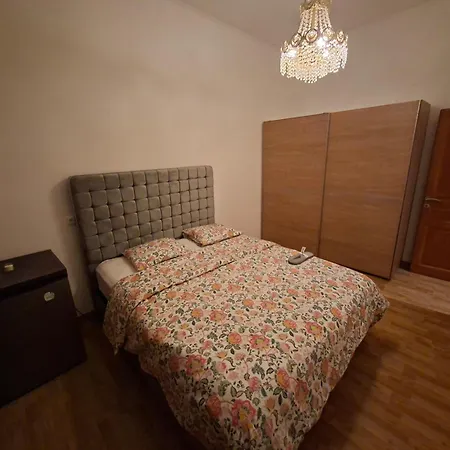 Et Dans Un Immeuble Homestay Brussels
