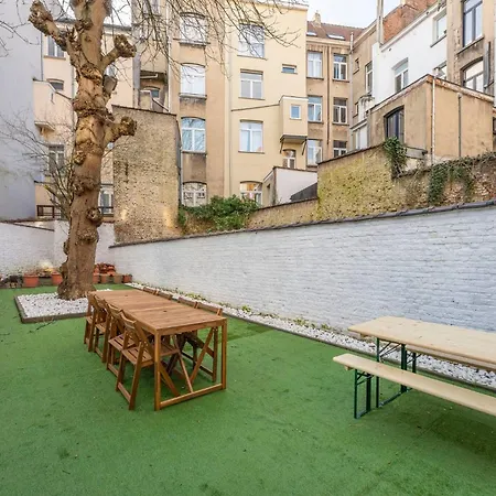 Euro Edens Cosy Historic In Jacuzzi, Garden, Location Guest house Brussels
