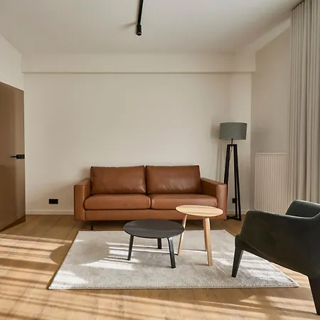 Georges Henri Aparthotel *