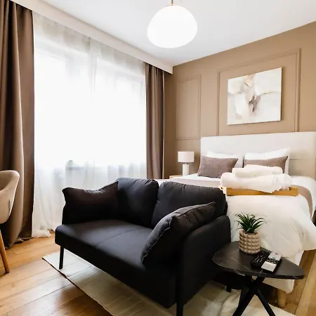 Cozy - Downtown - 2 Min From Metro - 201 Apartment
