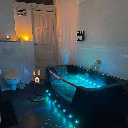 Apartment Beautiful With Jacuzzi