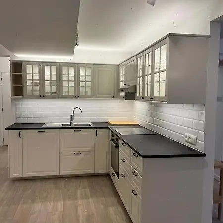 Apartment Large 3-bedroom In