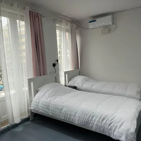 Apartment Tiny *