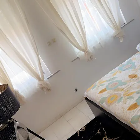 Majorelle Apartment