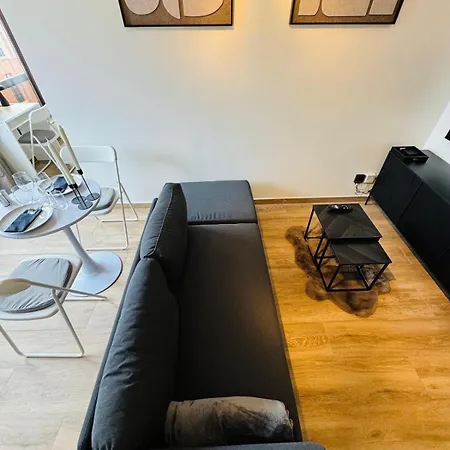 Cozy In Apartment *