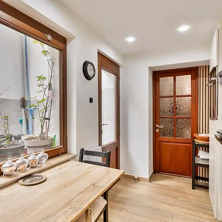 Vanderdussen Apartment *