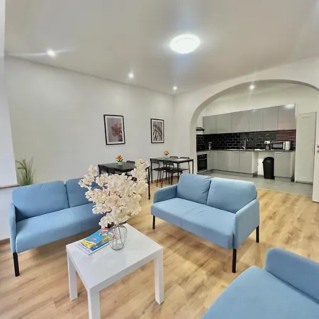 Apartment Spacious For 6 Near Center Of Brussels