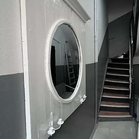 1 Apartment *