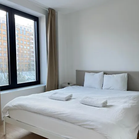 Chic & Bright Near Montgomery Apartment *