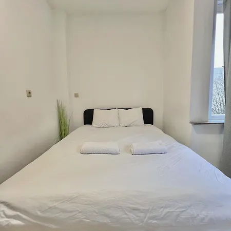 Apartment Spacious For 6 Near Center Of Brussels