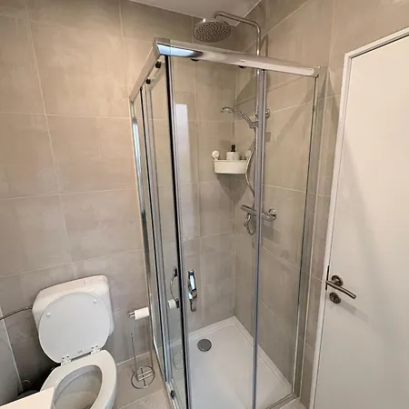 Apartment Over Two Floors For 5 Guests Near Midi & Grand Place