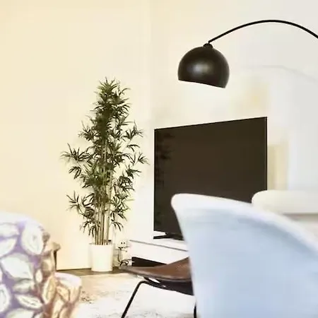 Apartment Spacious Terrace In The Heart Of