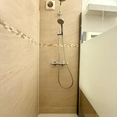 Apartment 3 Min To The Grand-place 6 Min To Manneken Pis & Sleeps 6 Brussels
