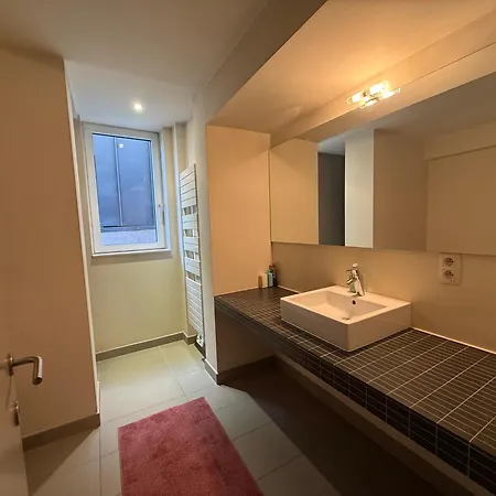Apartment With 2 Bedrooms - Sleeps 6 *