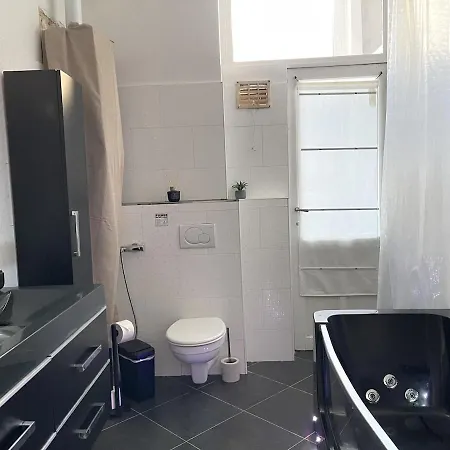 Beautiful With Jacuzzi Apartment