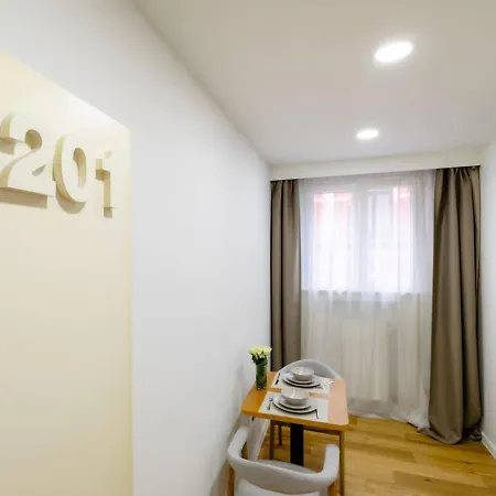 Cozy - Downtown - 2 Min From Metro - 201 Apartment *