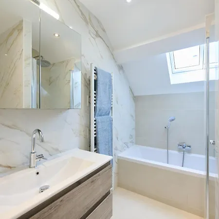 Apartment Toison D'or House 4