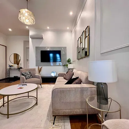 Cosy Family For Up To 9 Guests Near Midi Station Brussels