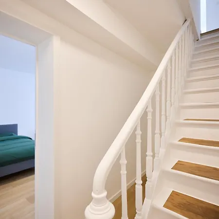Toison D'or & Saunna 2 Apartment *