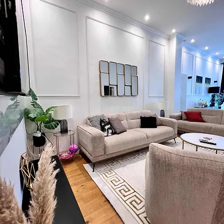 Cosy Family For Up To 9 Guests Near Midi Station * Brussels