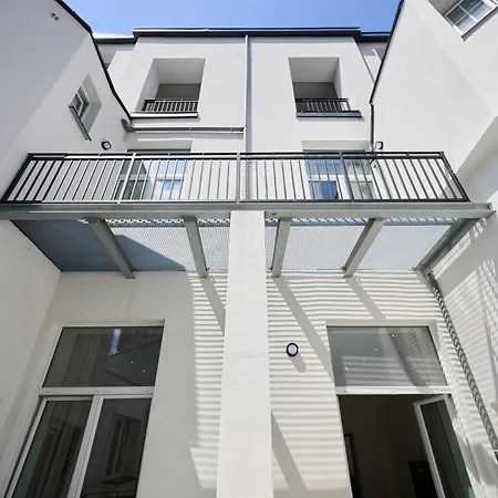 Toison D'or & Saunna 2 Apartment *
