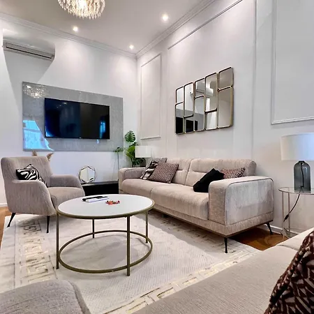 Cosy Family For Up To 9 Guests Near Midi Station Brussels