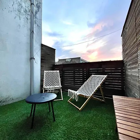 Cosy Family For Up To 9 Guests Near Midi Station Apartment