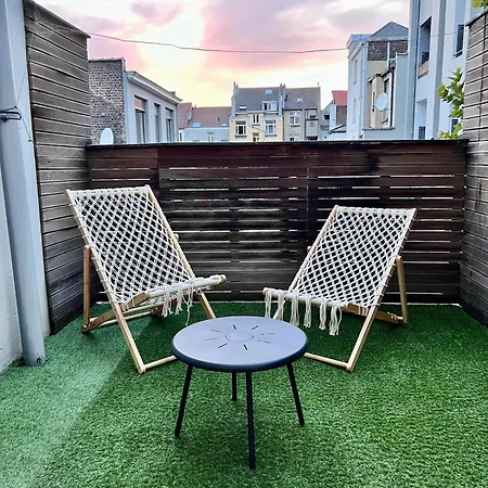 Cosy Family For Up To 9 Guests Near Midi Station Apartment