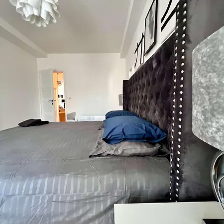 Apartment Cosy Family For Up To 9 Guests Near Midi Station Brussels