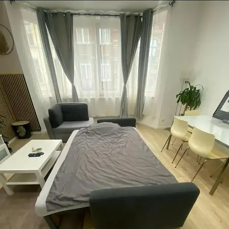 Modern In Molenbeek-saint-jean / 77 M² / Parking Apartment