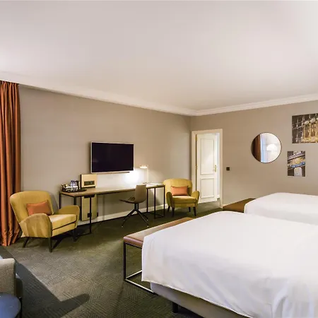 Hilton Grand Place Hotel 4*