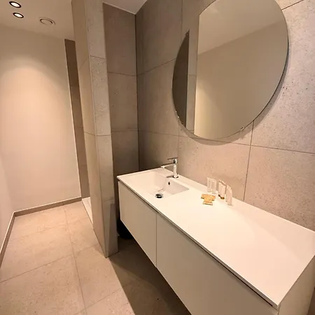 Aparthotel At 3*