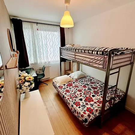 2 5 Personnes Avec Salle De Bain Privee Proche Gare Du Midi Homestay