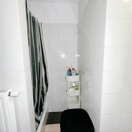 2 5 Personnes Avec Salle De Bain Privee Proche Gare Du Midi Homestay *