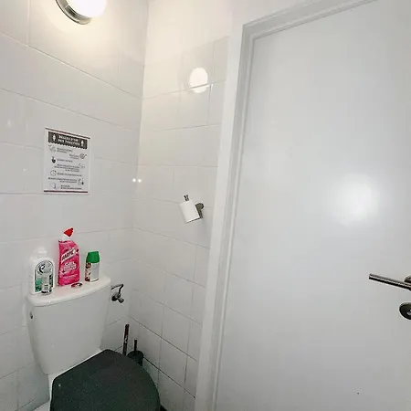 2 5 Personnes Avec Salle De Bain Privee Proche Gare Du Midi Brussels