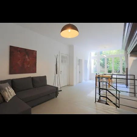 European Quarter Cosy Garden Apartment *