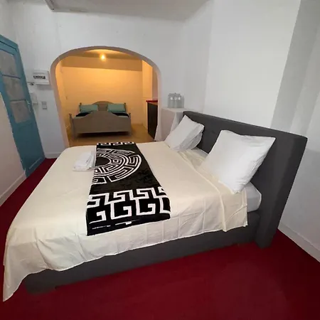 Thandis Grobal * Brussels