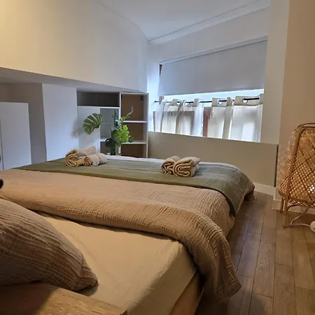 Appartement Industrial-style Loft With Mezzanine Bedroom In Prime Area Brussel