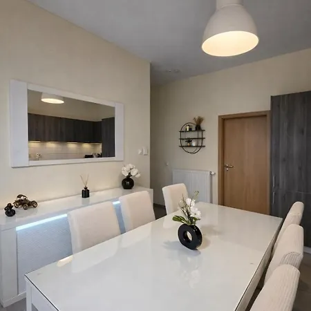 Spacious 2br Near Grand Place 1 Apartment Brussels