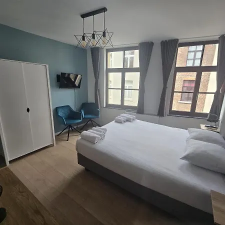 Design In Center Apartment