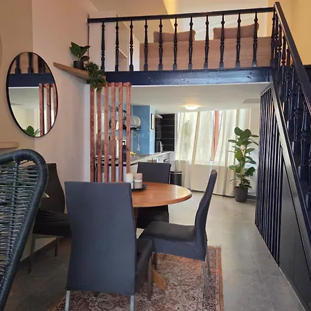 Appartement Industrial-style Loft With Mezzanine Bedroom In Prime Area *