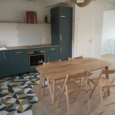 Triplex De Charme Avec Vue Appartement