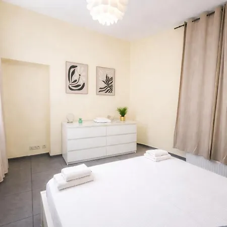 Spacious 2br Near Grand Place 1 Apartment *