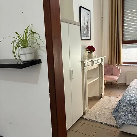 Homestay Et Dans Un Immeuble *