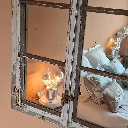 Romantics Rooms In Brussels Sky Guest house